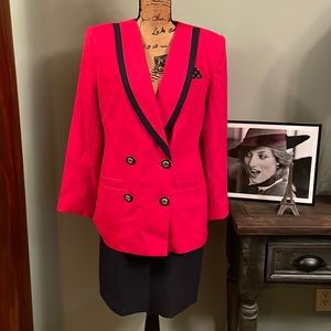 Vintage 1980s Casual Corner suit jacket and skirt. Size 8